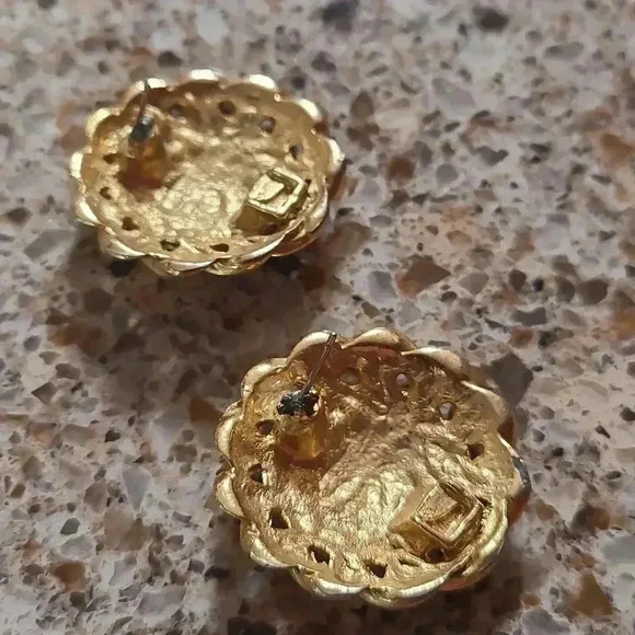 Vintage earrings gold tone red color with boat anchor - Picture 3 of 5